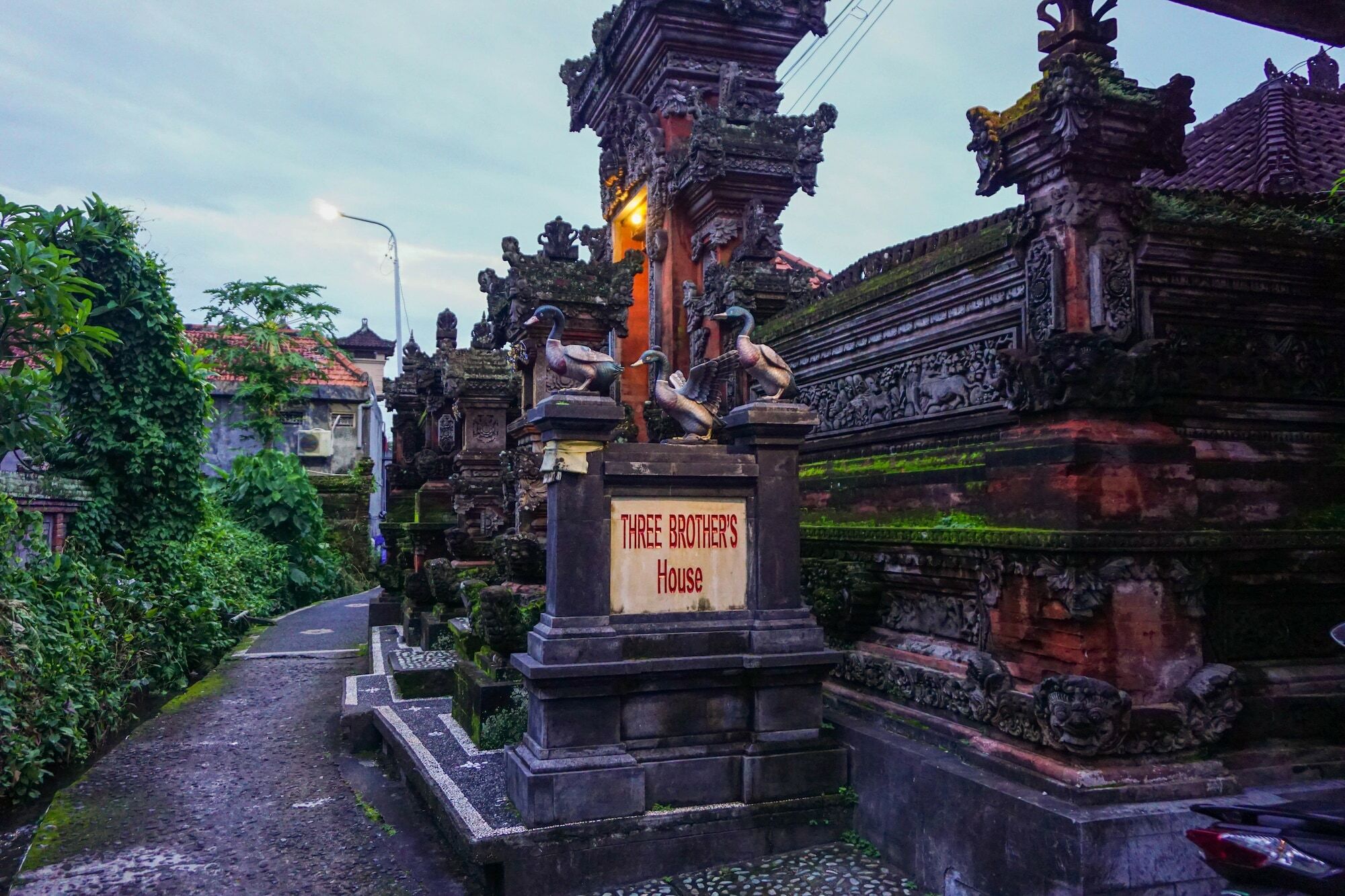 Guest house Three Brothers 2*